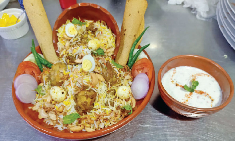 র‌্যাডিসন ব্লু হোটেল অ্যান্ড ওয়াটার গার্ডেনের মাংসের ৫ পদ